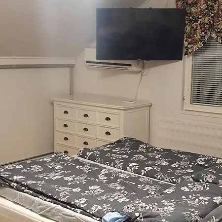 Mukava Talo Maaseudulla Laehellae Keskustaa Apartament *