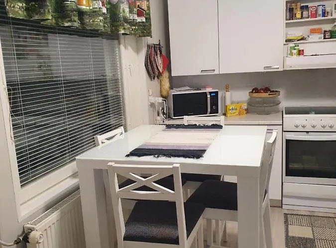 Mukava Talo Maaseudulla Laehellae Keskustaa * 波里